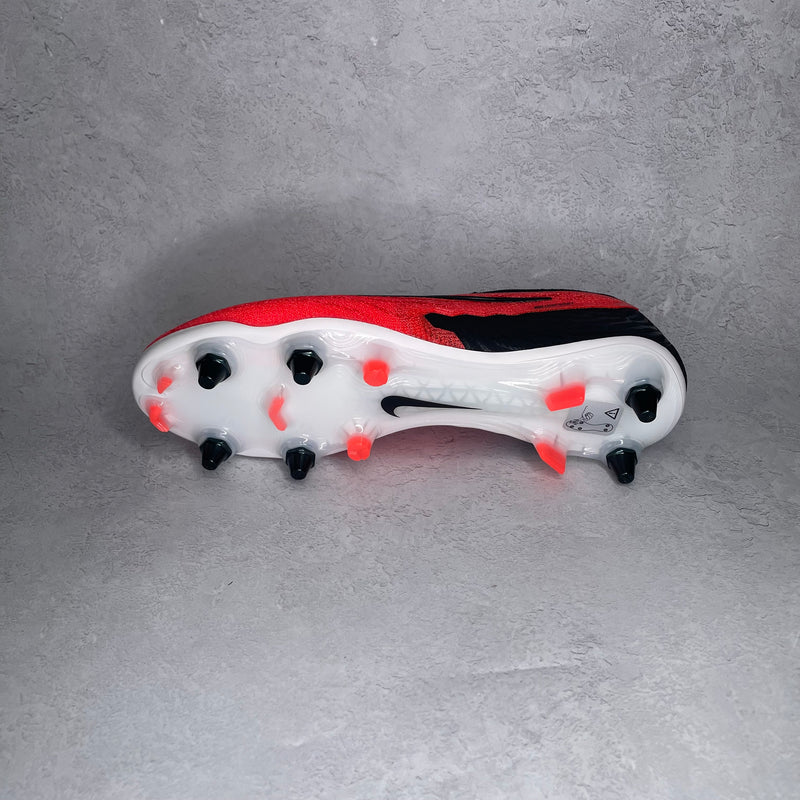 Nike Gripknit Phantom GX Elite SG-Pro