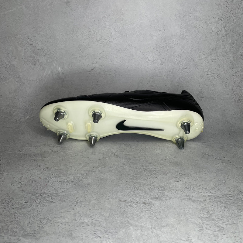 Nike CTR360 Maestri III SG