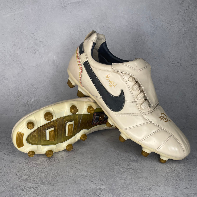 Nike Tiempo Ronaldinho FG